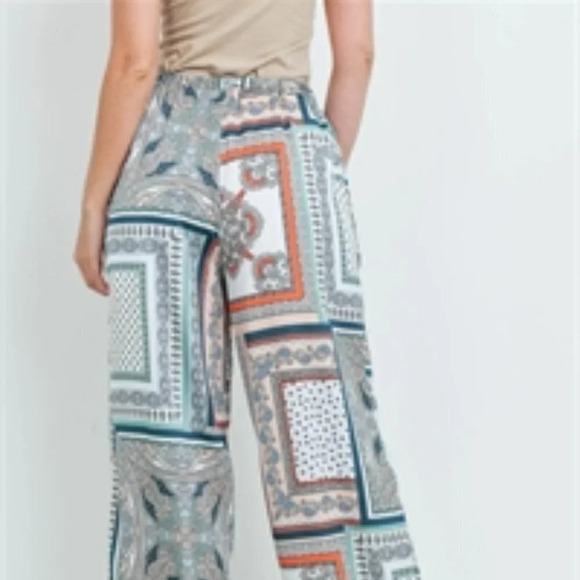 Womens Mutli-Color Aztec Pattern Pants - Picture 4 of 5